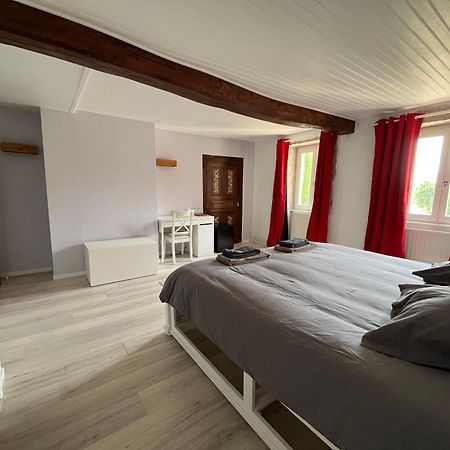 Au Clair De La Pierre - Chambres D'Hotes Siccieu-Saint-Julien-et-Carisieu Экстерьер фото