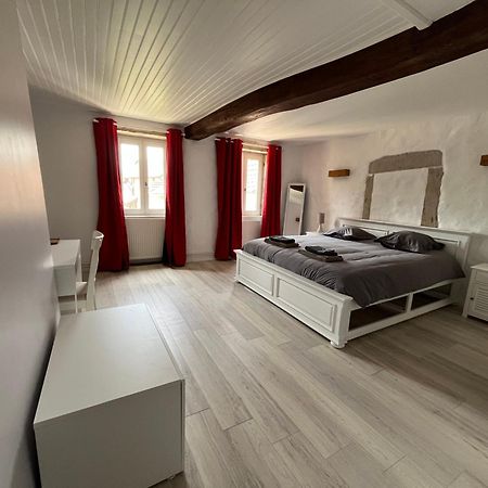 Au Clair De La Pierre - Chambres D'Hotes Siccieu-Saint-Julien-et-Carisieu Экстерьер фото